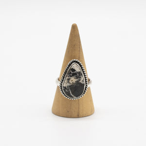 White Buffalo Teardrop - Size 7.5