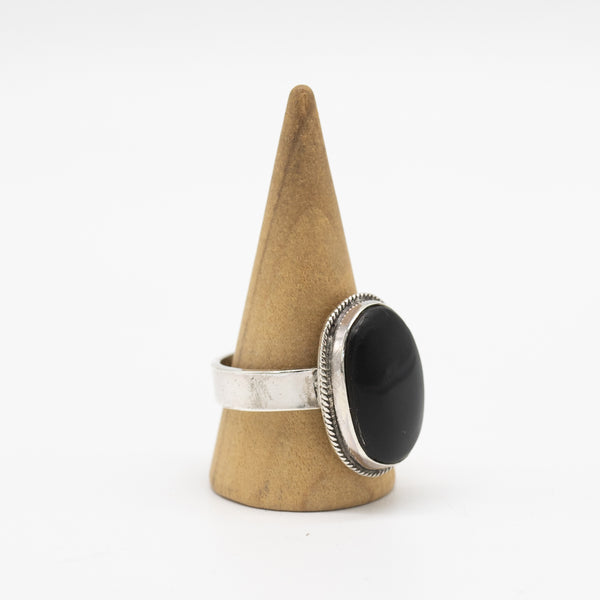 Obsidian Oval - Size 10
