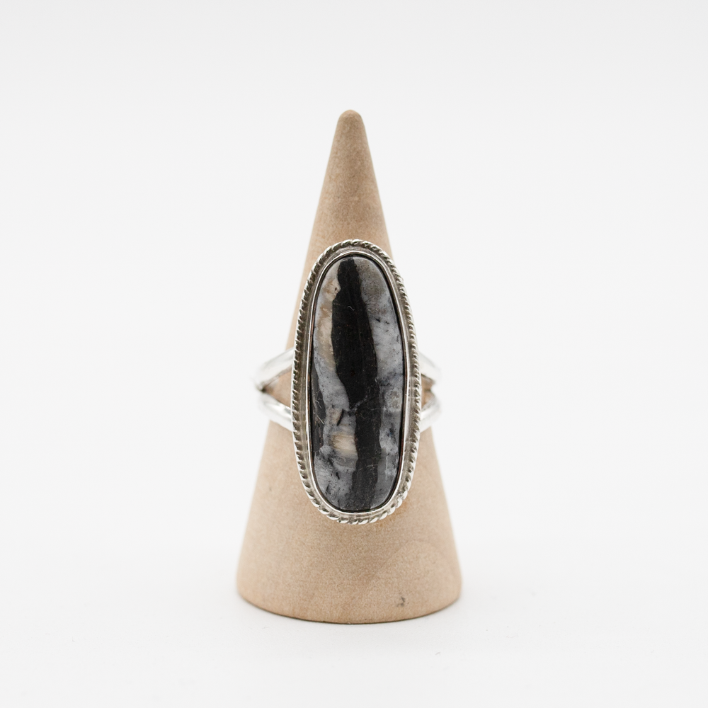 Nightfall Oval — Size 6